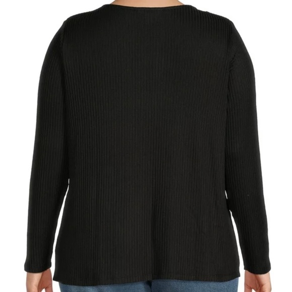 Terra & Sky Women's Plus Size Long Sleeve Twist Front Top - Picture 3 of 3